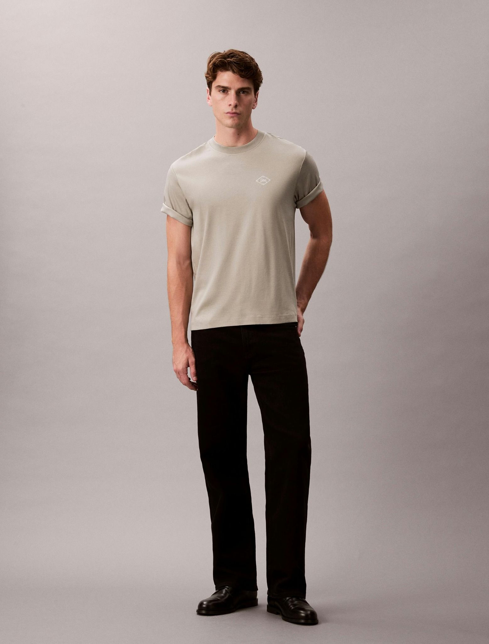 Calvin Klein - Áo thun thời trang nam Matchbox Logo Graphic Relaxed T-Shirt