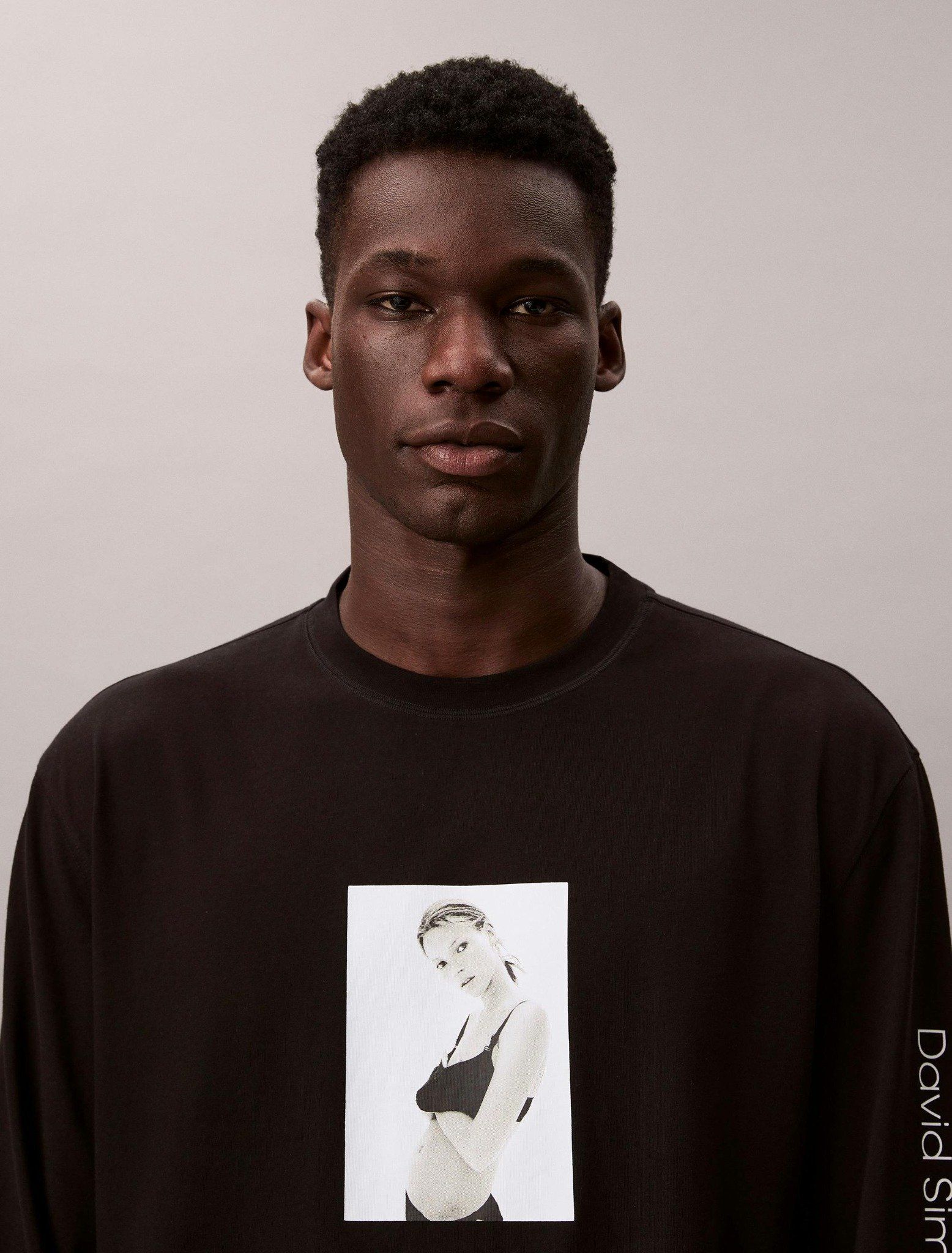 Calvin Klein - Áo tay dài nam Kate Moss Graphic Relaxed T-Shirt