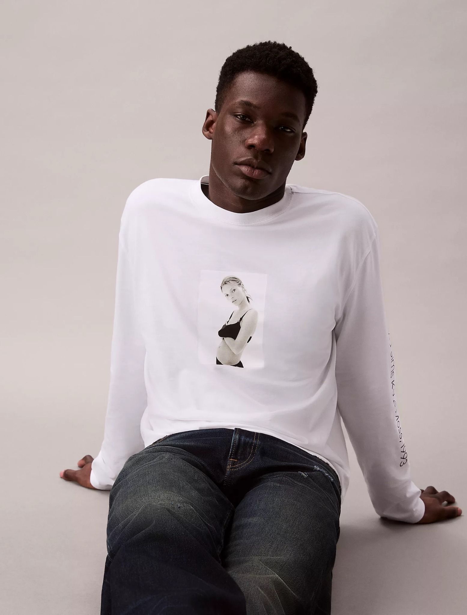 Calvin Klein - Áo tay dài thời trang nam Kate Moss Graphic Relaxed T-Shirt