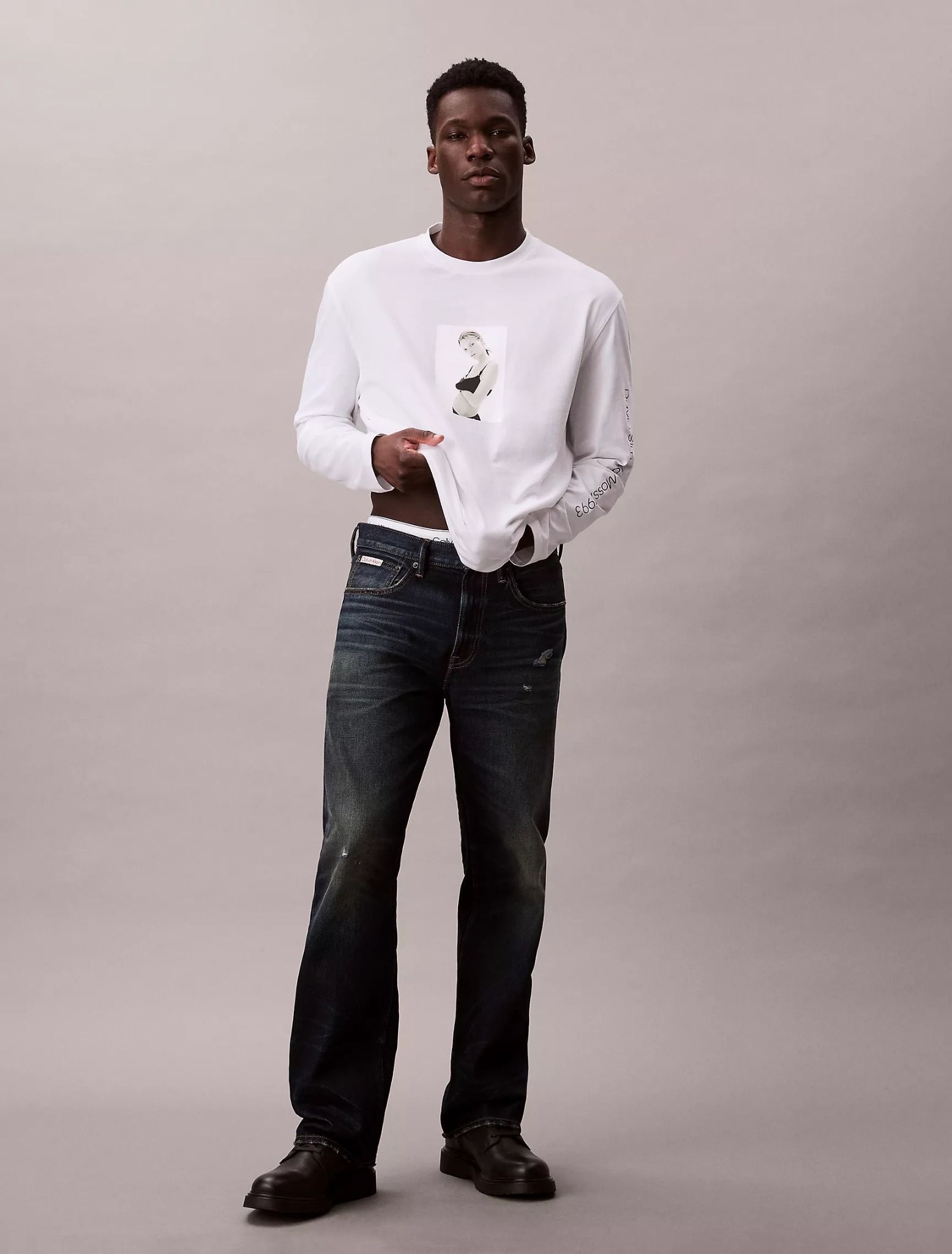 Calvin Klein - Áo tay dài thời trang nam Kate Moss Graphic Relaxed T-Shirt