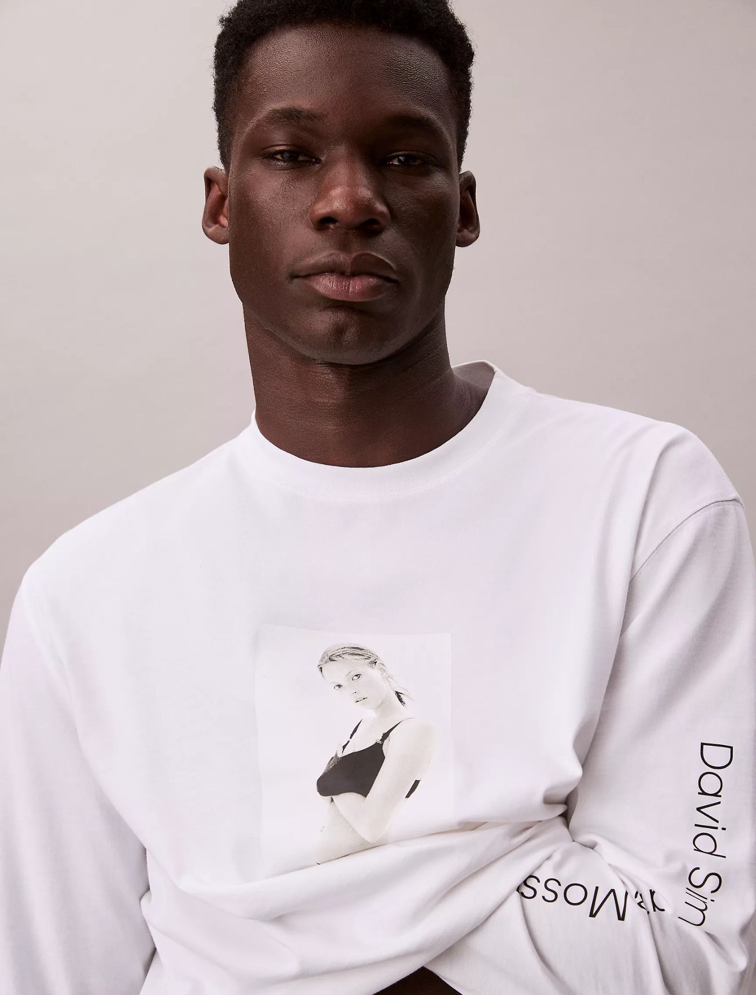 Calvin Klein - Áo tay dài thời trang nam Kate Moss Graphic Relaxed T-Shirt