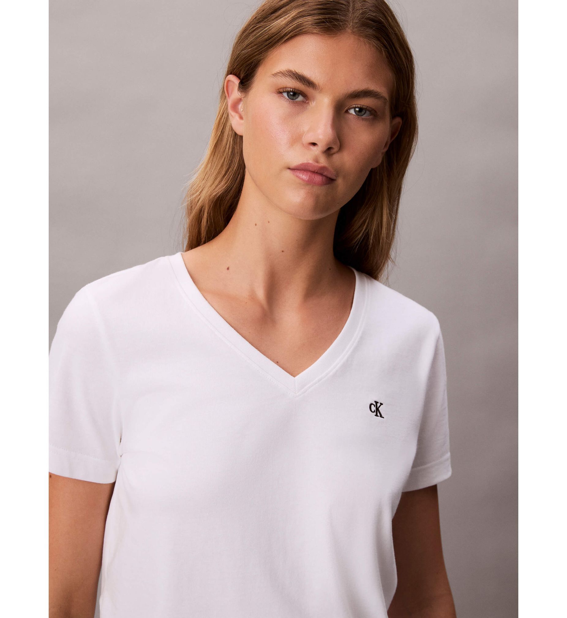 Calvin Klein - Áo thun thời trang nữ Archive Jersey V-Neck Tee