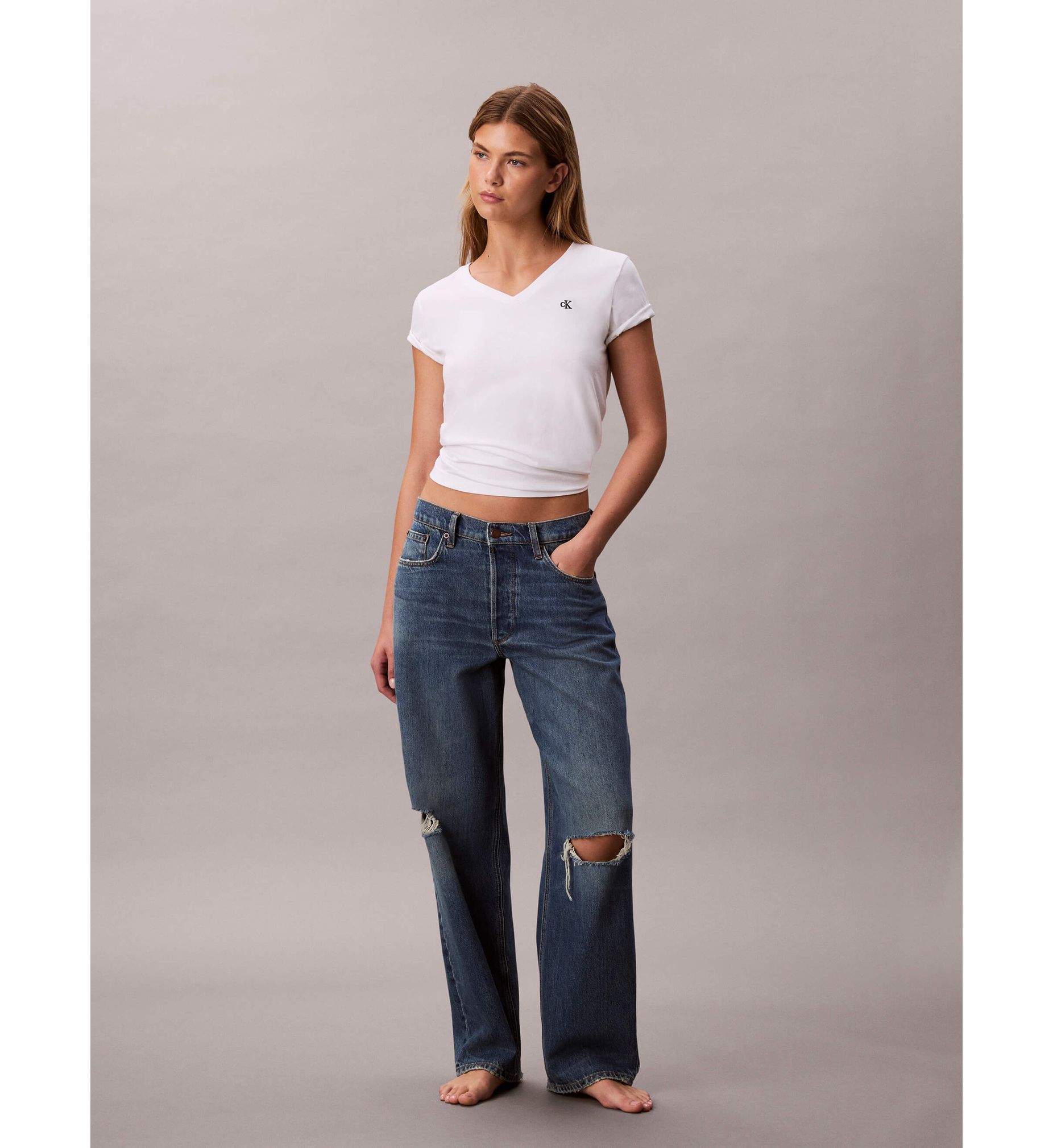 Calvin Klein - Áo thun thời trang nữ Archive Jersey V-Neck Tee