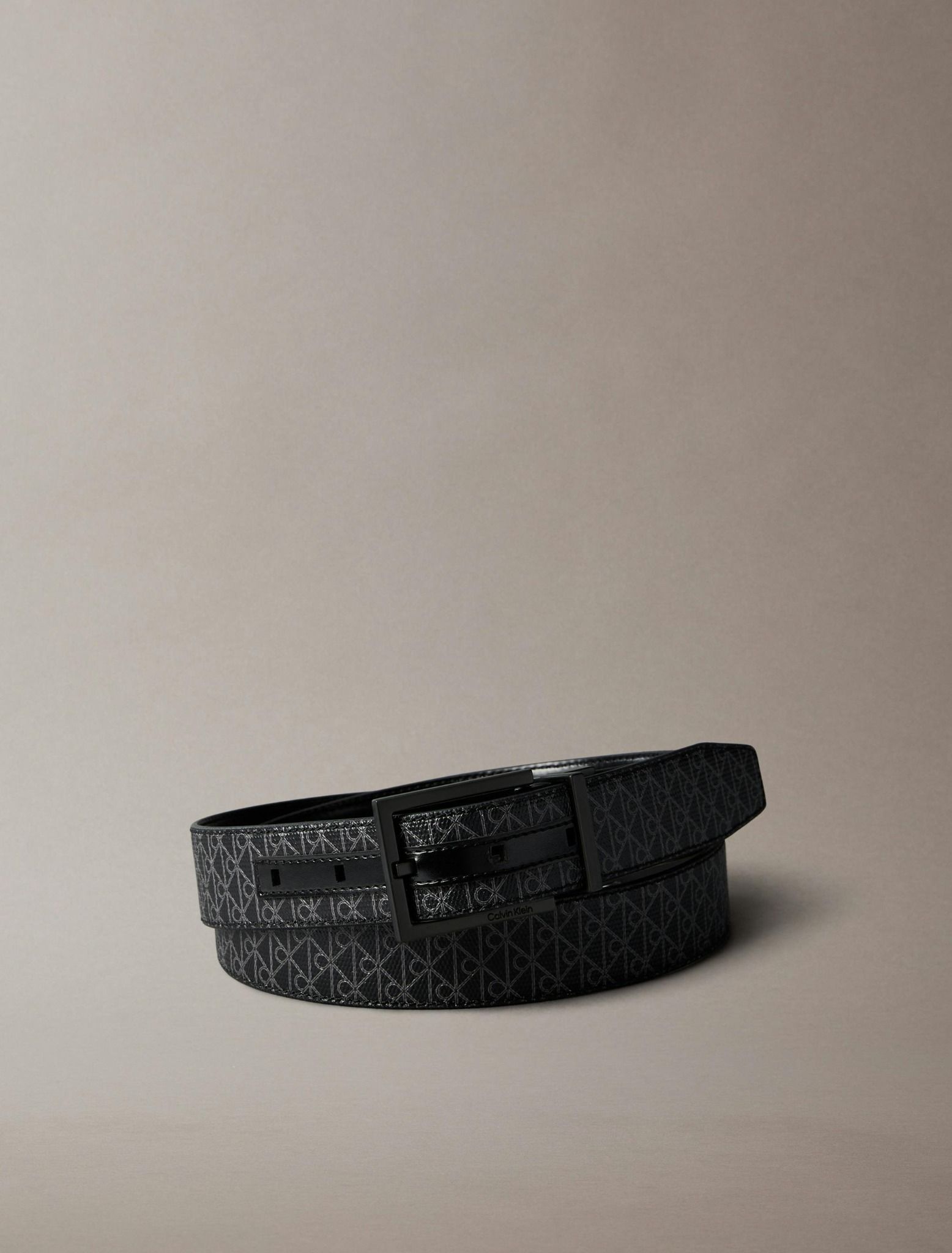 Calvin Klein - Thắt lưng nam Reversible Emblem Logo Belt