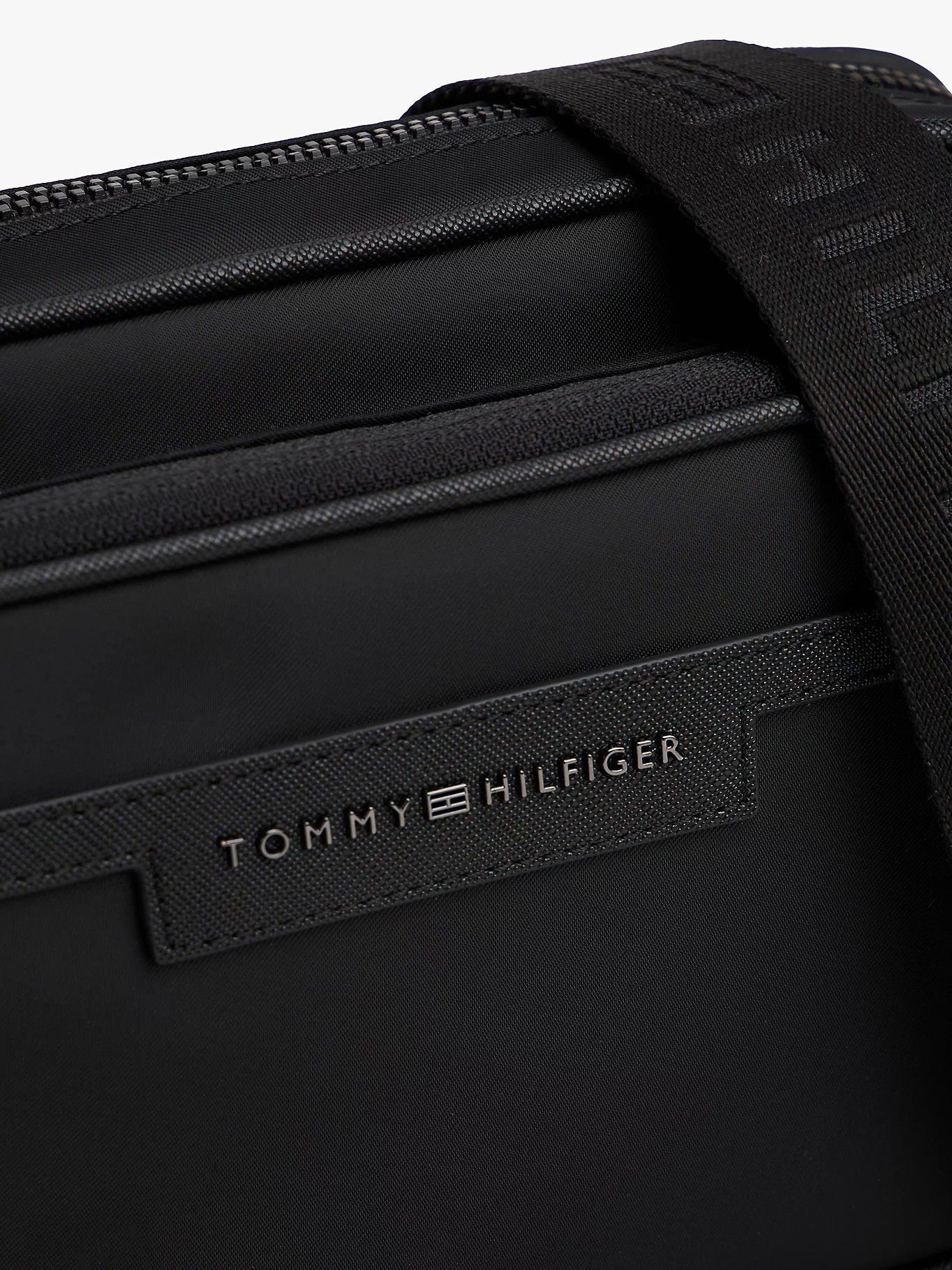 Tommy Hilfiger - Túi đeo chéo nam Metal Logo Crossbody Reporter Bag