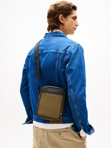 Tommy Hilfiger - Túi Đeo Chéo Nam Metal Logo Crossbody Reporter Bag