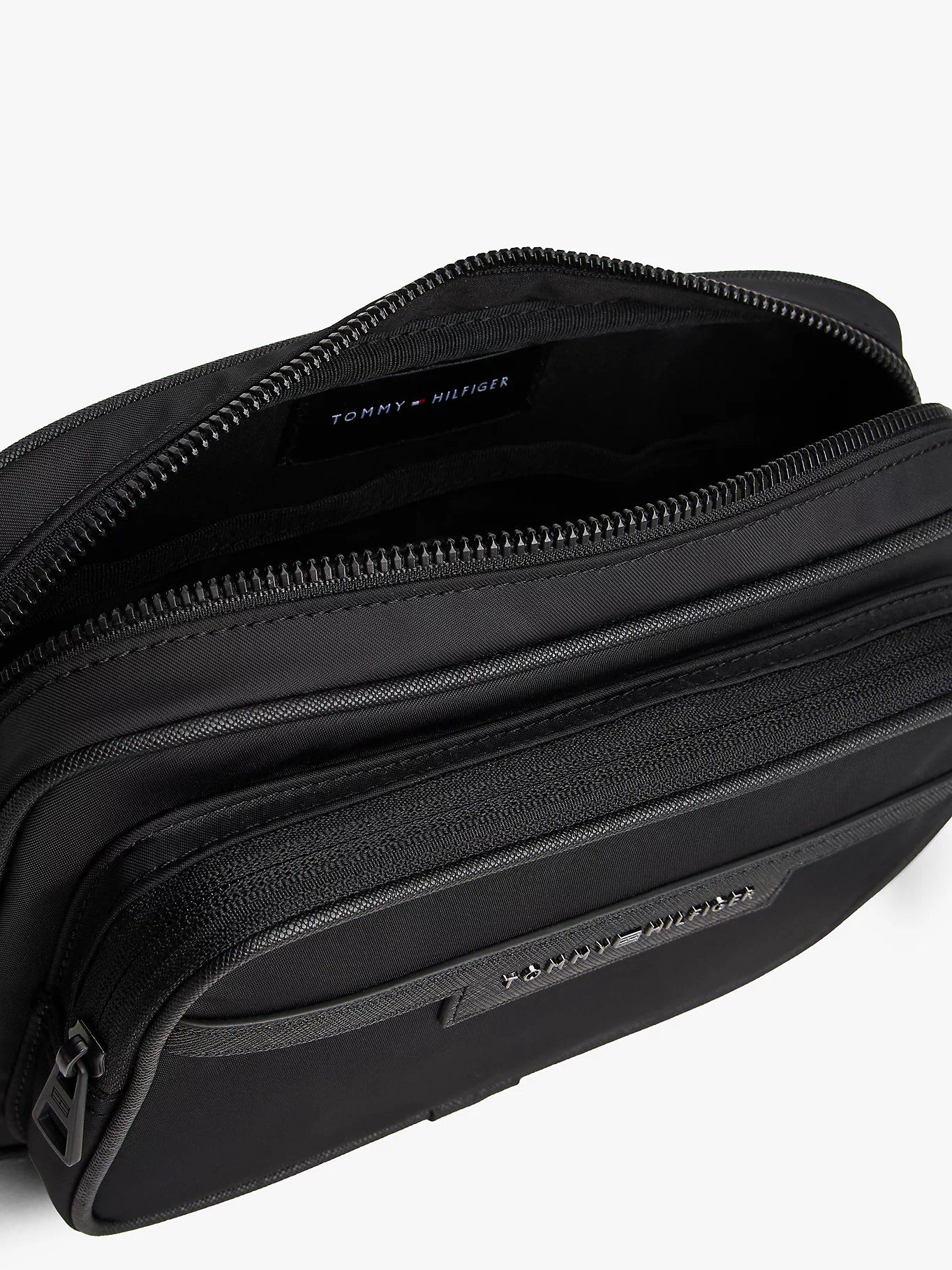 Tommy Hilfiger - Túi đeo chéo nam Metal Logo Crossbody Reporter Bag