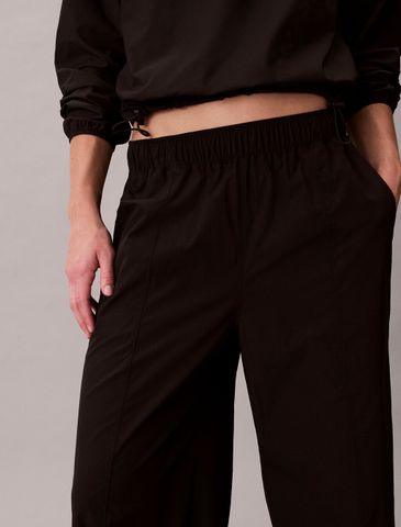 Calvin Klein - Quần Dài Thể Thao Nữ Cargo Capri