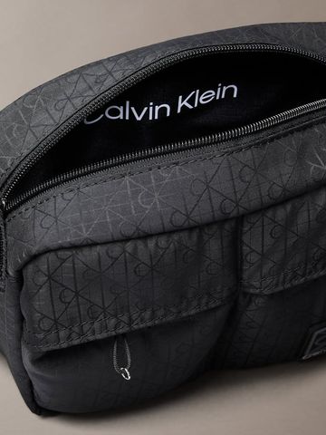 Calvin Klein - Túi Đeo Chéo Nam Utility Emblem Crossbody Camera Bag