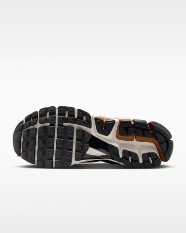 Nike - Giày Thời Trang Nam Zoom Vomero 5