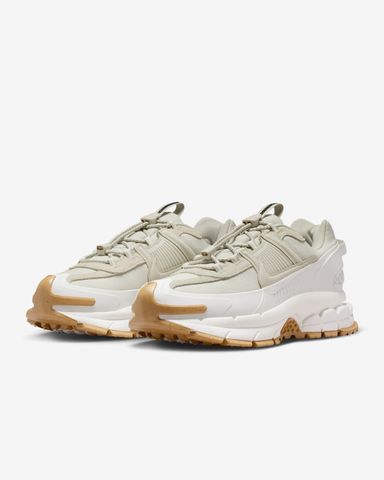 Nike - Giày thời trang thể thao Nữ Zoom Vomero Roam Women's Winterized Shoes