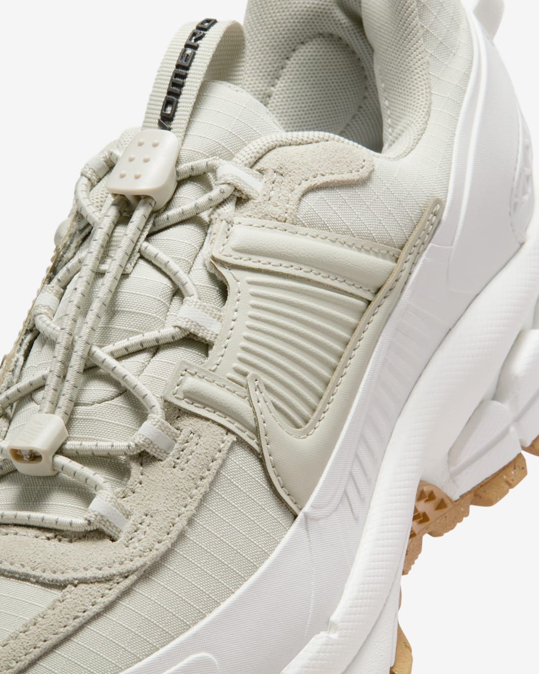 Nike - Giày thời trang thể thao Nữ Zoom Vomero Roam Women's Winterized Shoes