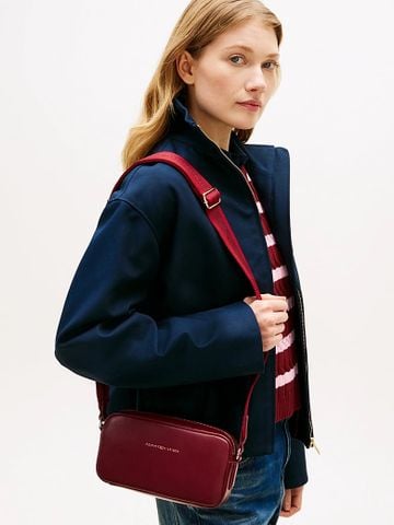 Tommy Hilfiger - Túi Đeo Chéo Nữ Essential Debossed Crossbody Camera Bag