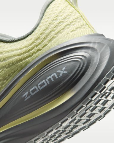 Nike - Giày Chạy Bộ Nữ Vomero Plus SE Women's Road Running Shoes