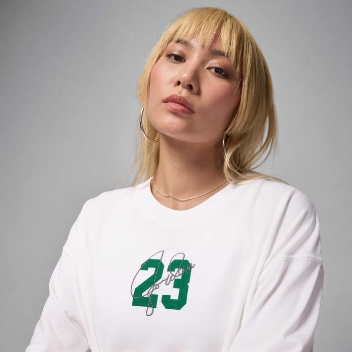 Nike - Áo phông tay ngắn thể thao Nữ Jordan Essentials Women's Short-Sleeve Graphic T-Shirt