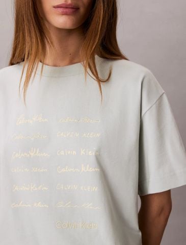 Calvin Klein - Áo Thun Tay Ngắn Nữ Cropped Boxy Graphic Tee