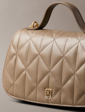 Calvin Klein - Túi xách nữ Quilted Emblem Logo Chain Bag