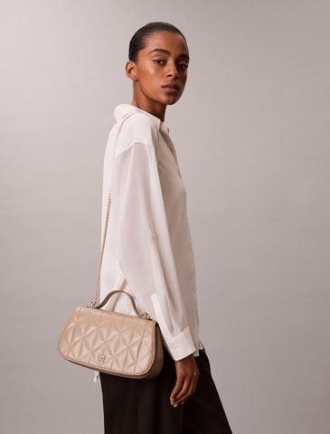 Calvin Klein - Túi xách nữ Quilted Emblem Logo Chain Bag
