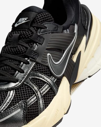 Nike - Giày thời trang thể thao Nữ Nike V2K Run Women's Shoes with Reflective Accents