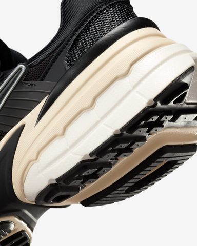 Nike - Giày thời trang thể thao Nữ Nike V2K Run Women's Shoes with Reflective Accents