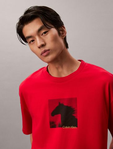 Calvin Klein - Áo Thun Tay Ngắn Nam Lunar New Year Graphic Relaxed T-Shirt