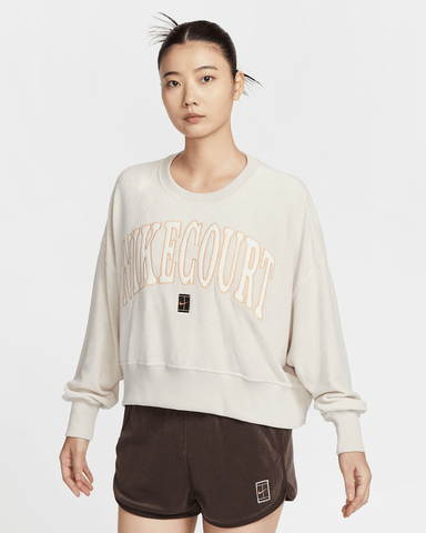 Nike - Áo nỉ tay dài thể thao Nữ NikeCourt Heritage Women's Over-Oversized Crew-Neck Graphic Tennis Sweatshirt