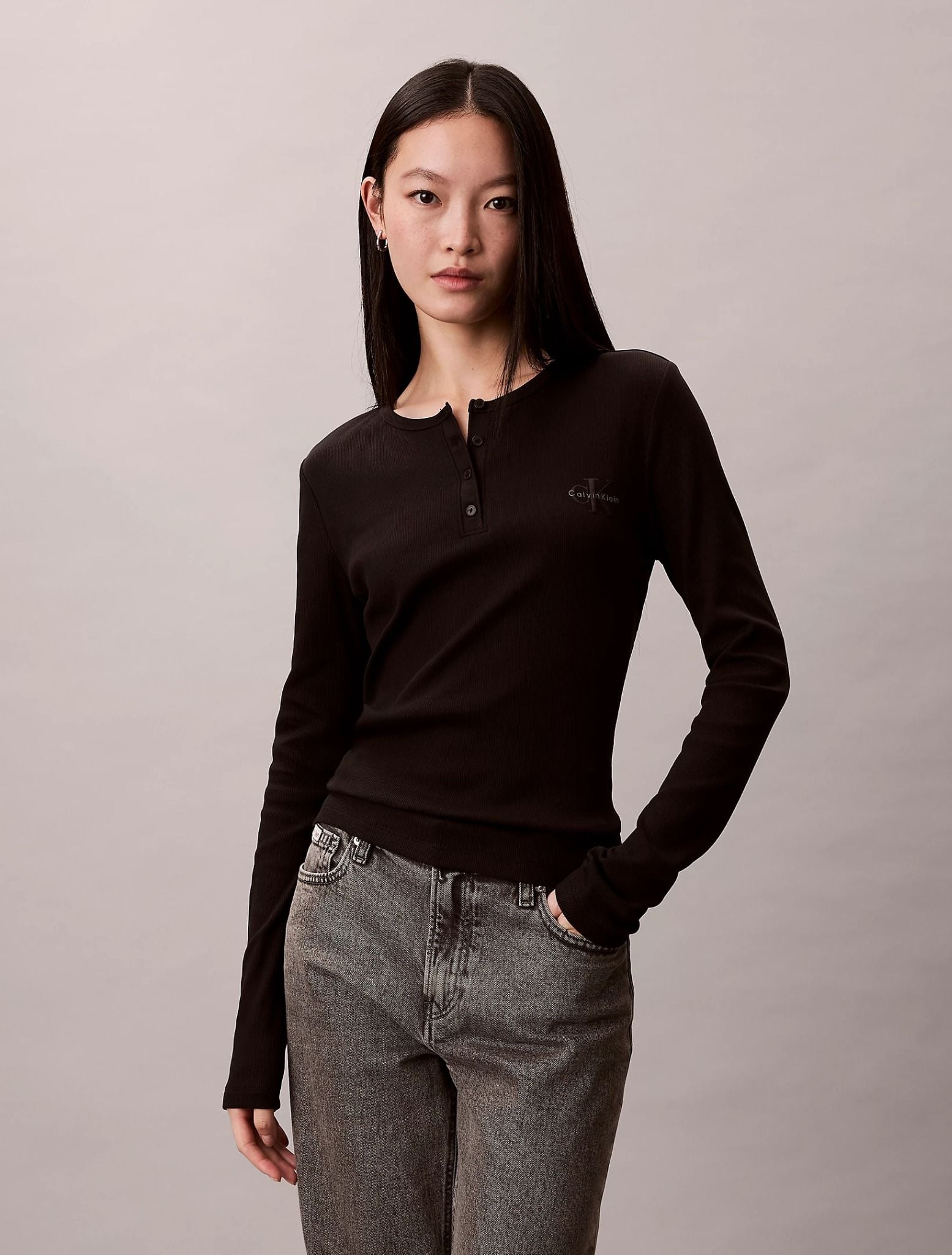 Calvin Klein - Áo thun tay dài nữ Monologo Rib Henley T-Shirt