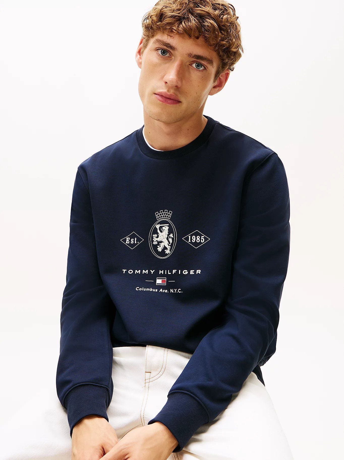 Tommy Hilfiger - Áo nỉ tay dài nam Varsity Crest Graphic Sweatshirt