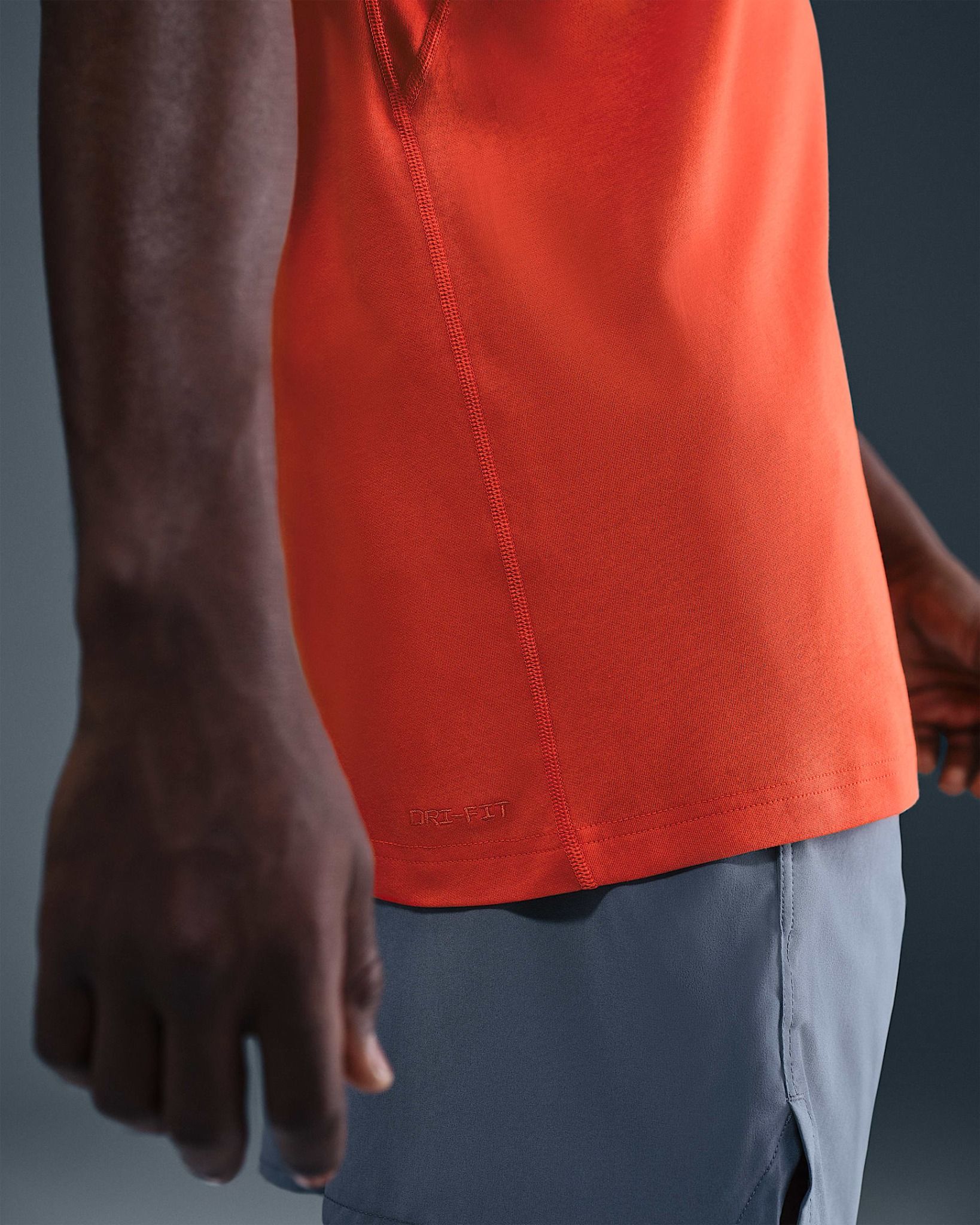 Nike - Áo thun tay ngắn thể thao Nam Nike Primary Men's Dri-FIT Short-Sleeve Versatile Top