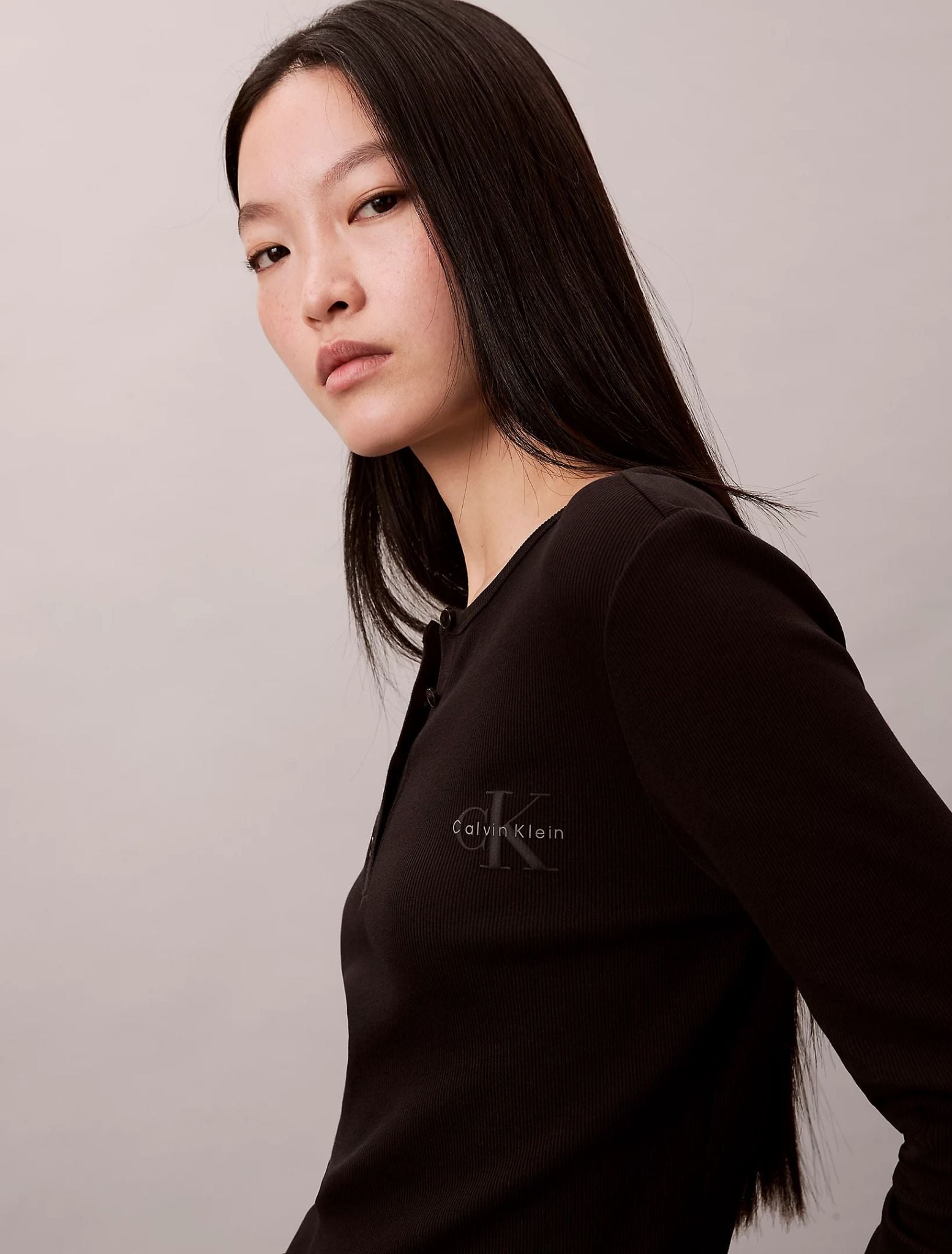 Calvin Klein - Áo thun tay dài nữ Monologo Rib Henley T-Shirt