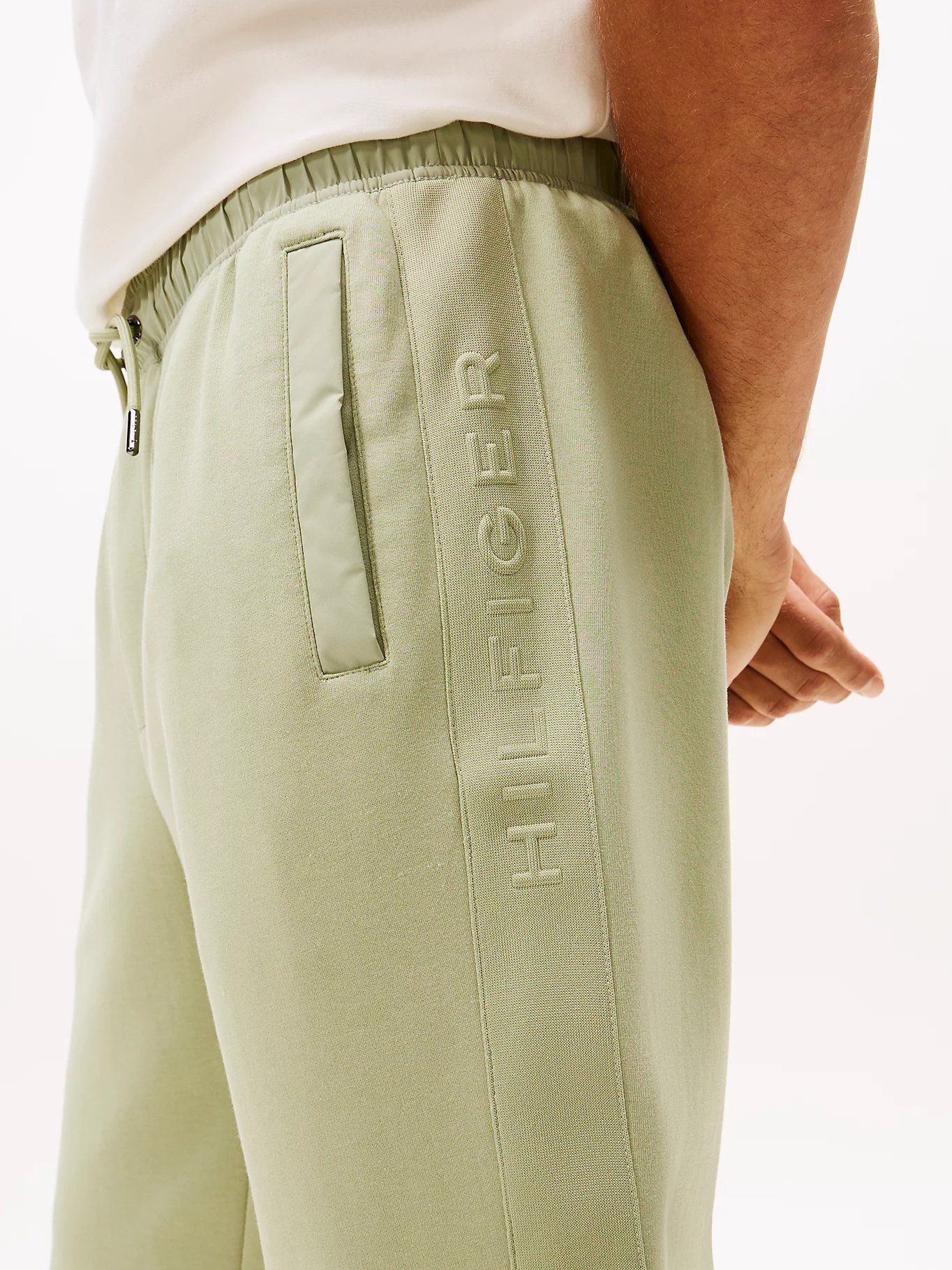 Tommy Hilfiger - Quần dài nam Contrast Pocket Cuffed Joggers