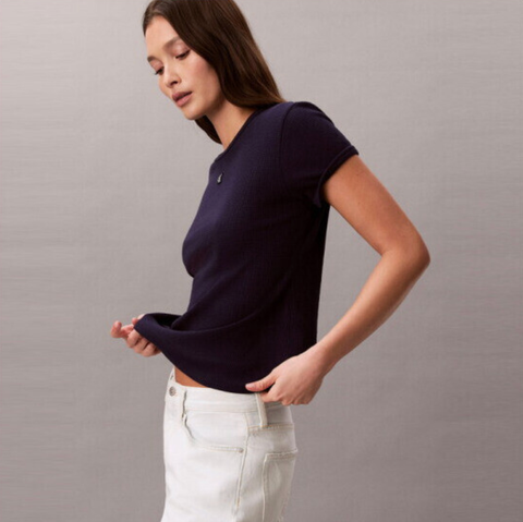 Calvin Klein - Áo Thun Tay Ngắn Nữ Monogram Patch Slim Waffle