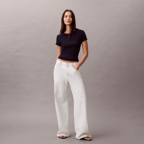 Calvin Klein - Áo Thun Tay Ngắn Nữ Monogram Patch Slim Waffle