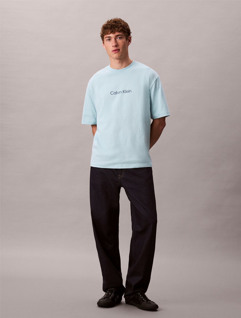 Calvin Klein - Áo phông thời trang nam CK Logo Crew Neck Tee