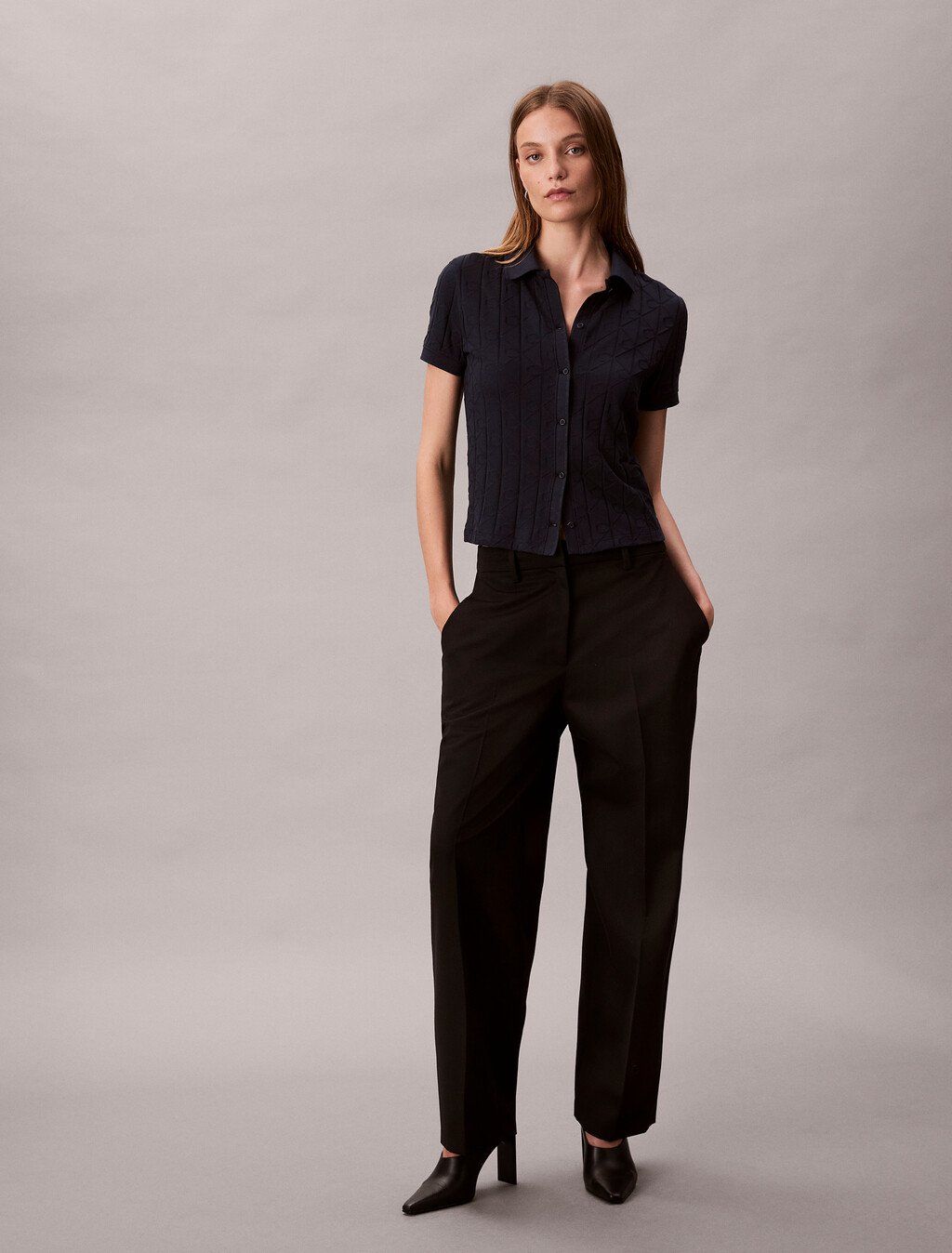 Calvin Klein - Áo polo nữ Allover Monogram Logo Jacquard Polo Top