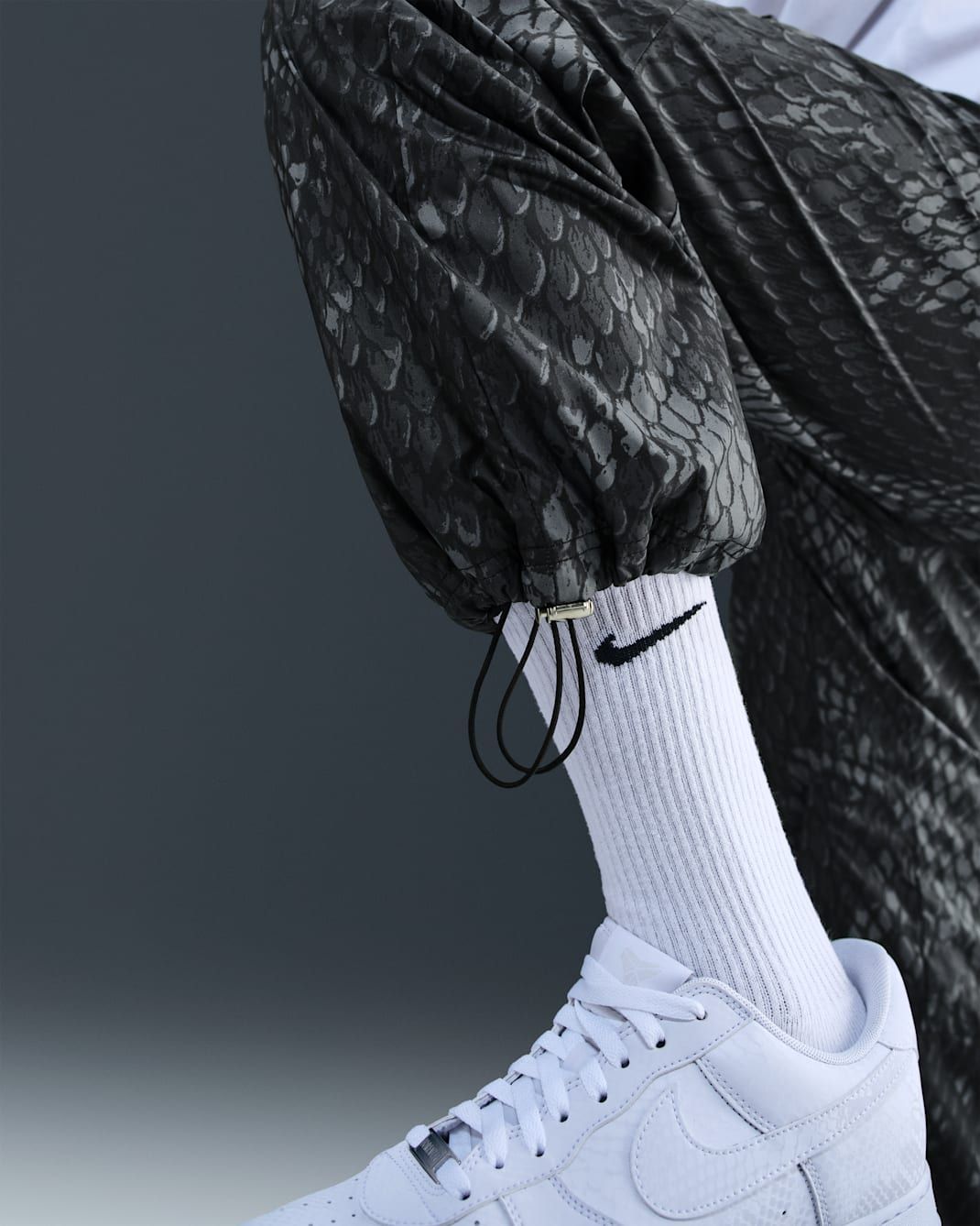 Nike - Quần dài thể thao Nam Kobe Men's Lightweight Woven Trousers