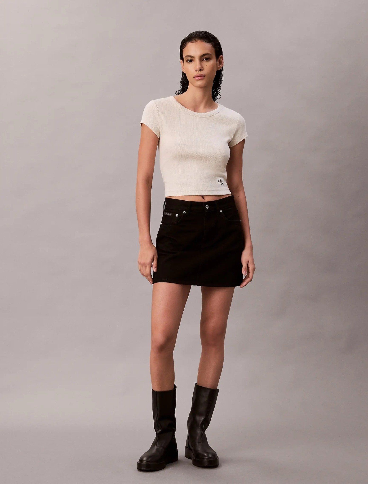 Calvin Klein - Áo tay ngắn dệt kim nữ Woven Monogram Logo Slim T-Shirt