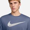 Nike - Áo thun tay ngắn tập luyện Nam Men's Nike Dri-Fit Swoosh Fitness T-Shirt - Blue