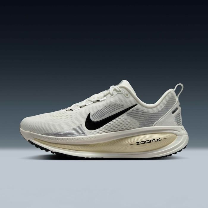 Nike - Giày chạy bộ thể thao Nữ Vomero 18 Women's Road Running Shoes