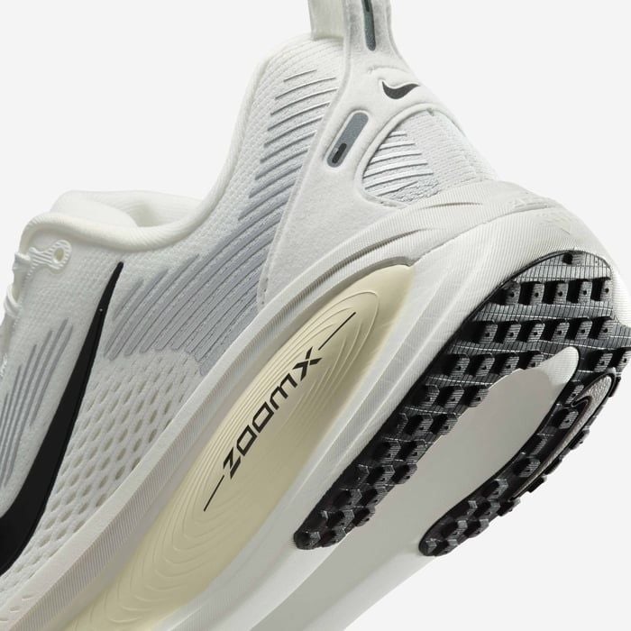 Nike - Giày chạy bộ thể thao Nữ Vomero 18 Women's Road Running Shoes