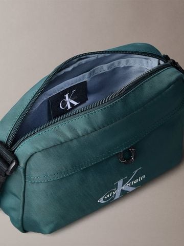 Calvin Klein - Túi đeo chéo nam Bold Logo Nylon Camera Bag