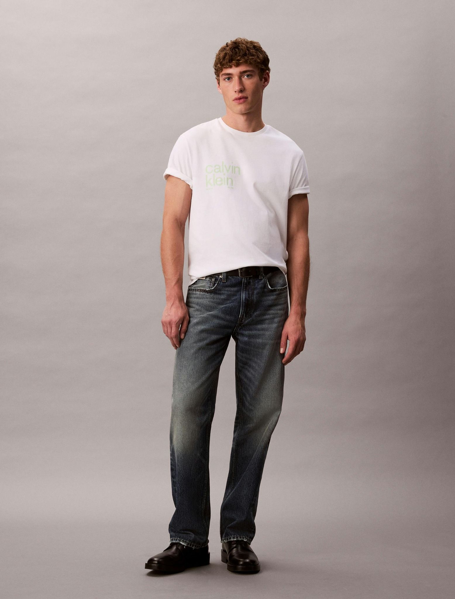 Calvin Klein - Áo thun thời trang nam Circle Graphic Relaxed T-Shirt