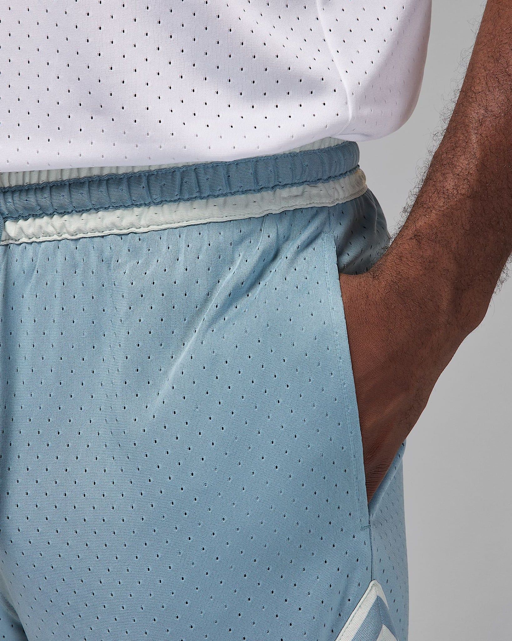 Nike - Quần lửng thể thao Nam Jordan Sport Men's Dri-FIT Mesh Diamond Shorts