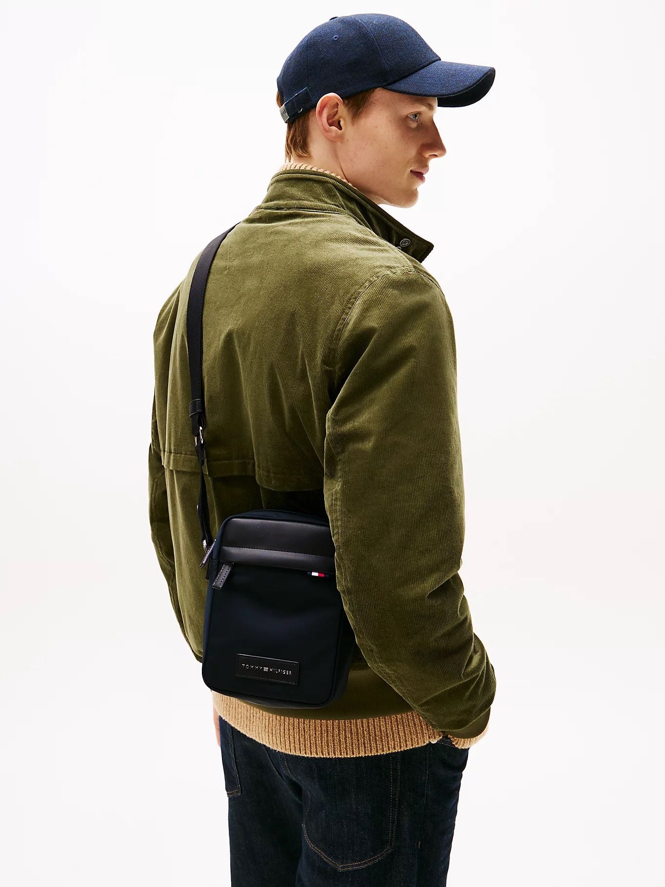 Tommy Hilfiger - Túi đeo chéo nam Logo Patch Crossbody Reporter Bag