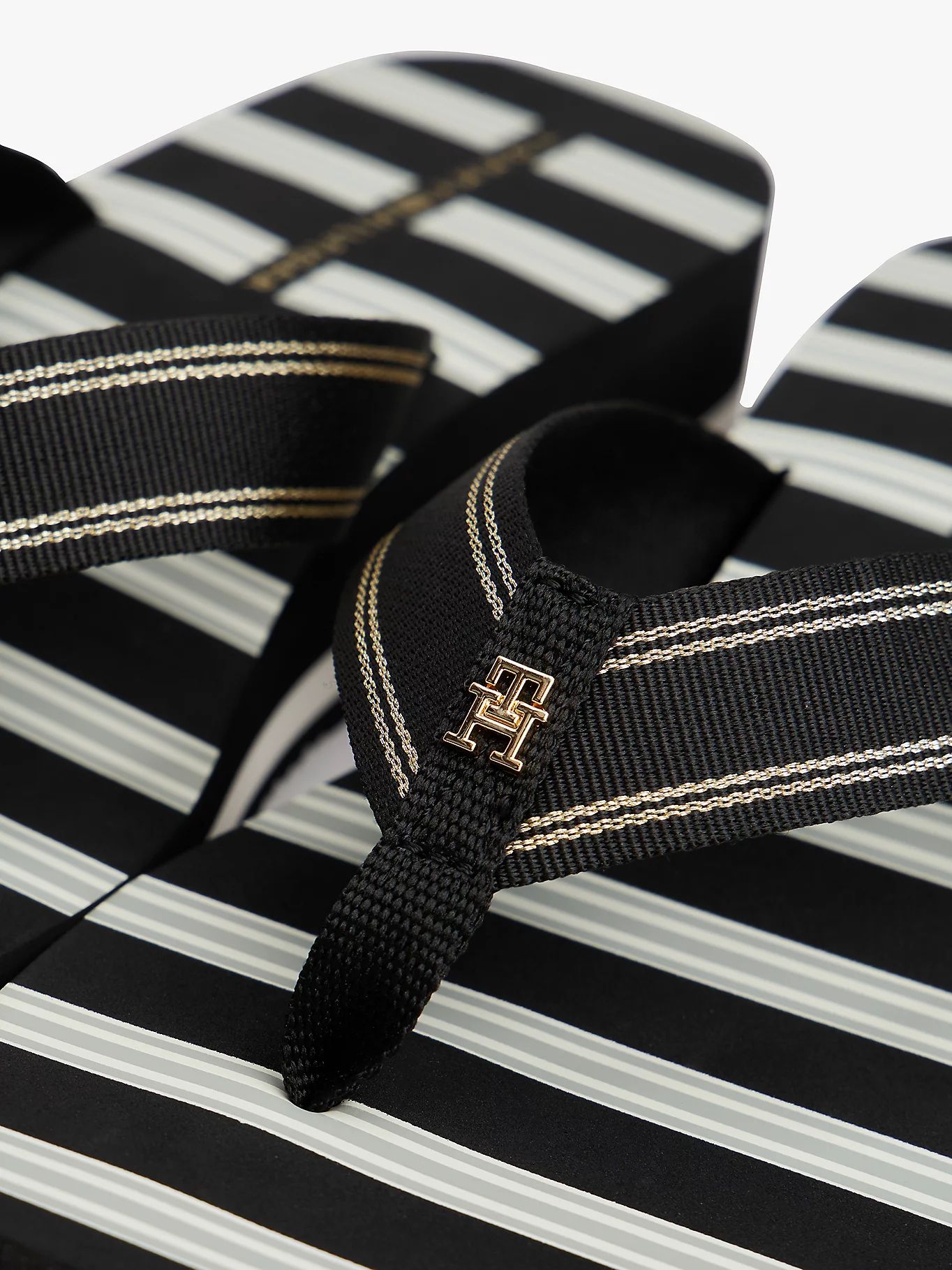 Tommy Hilfiger - Dép xỏ ngón nữ Wedge Fine Cleat Flip-Flops