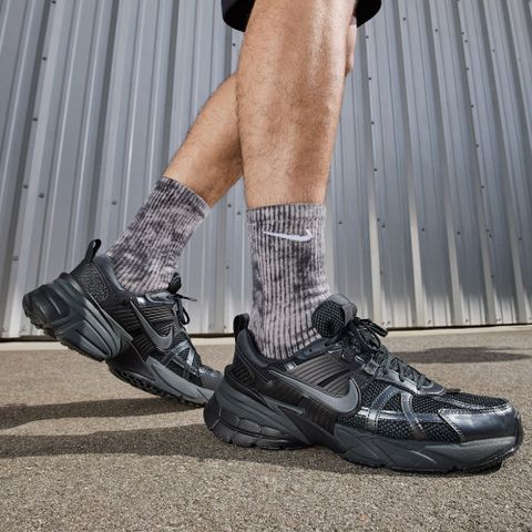 Nike - Giày thời trang thể thao Nam Men's Nike V2K Run Sneakers - Black