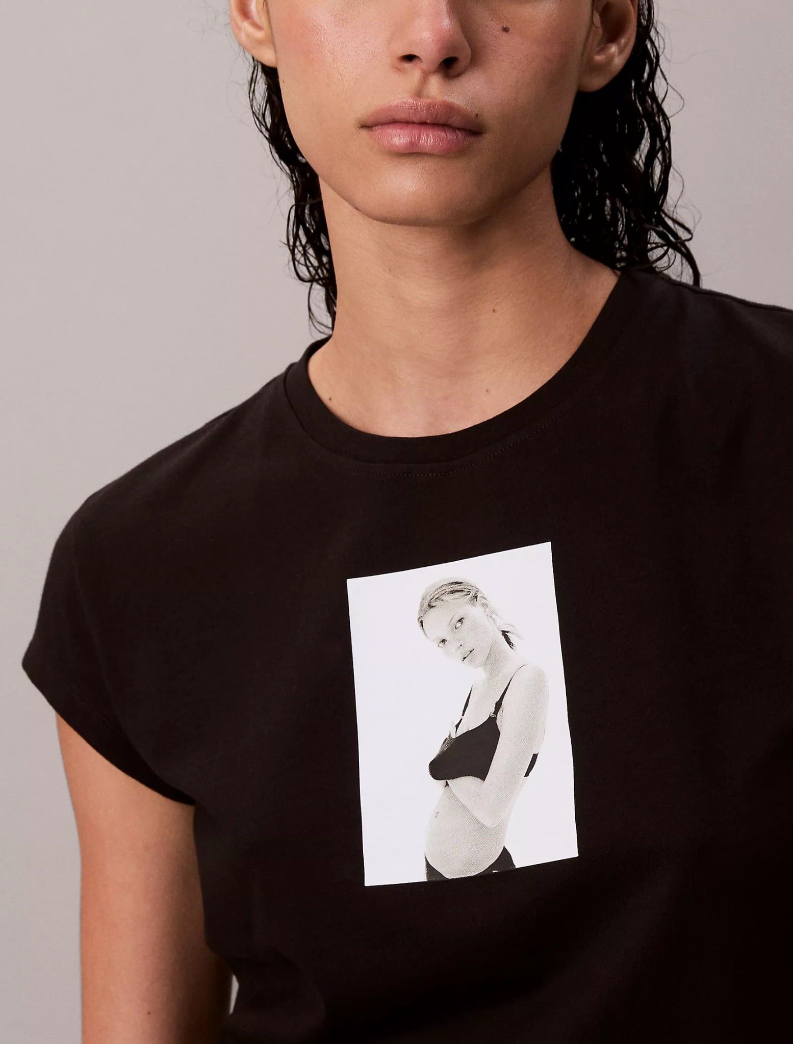 Calvin Klein - Áo thời trang nữ Kate Moss Graphic Baby Tee
