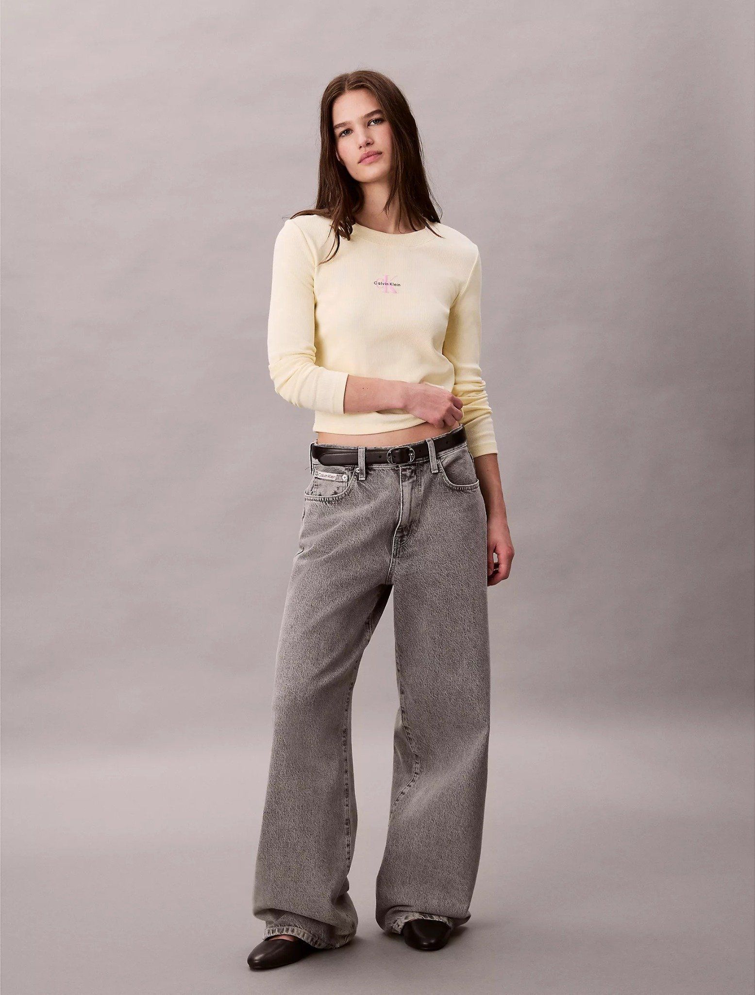 Calvin Klein - Áo thun tay dài nữ Monologo Long Sleeve Baby Tee