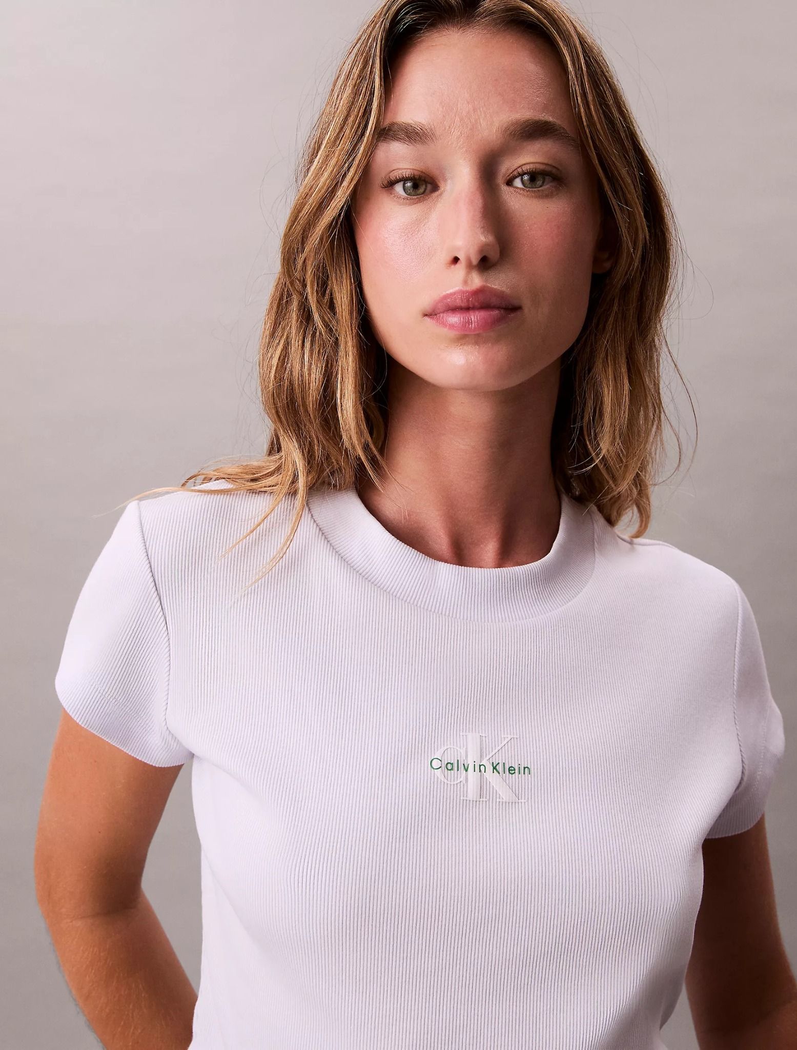 Calvin Klein - Áo thun thời trang nữ Monologo Baby Tee