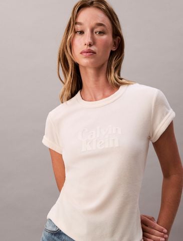 Calvin Klein - Áo Thun Tay Ngắn Nữ Velour Embossed Logo Graphic Slim T-Shirt